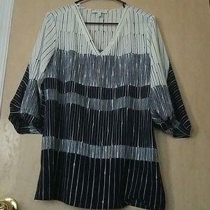 Beautiful CHAUS New York blouse